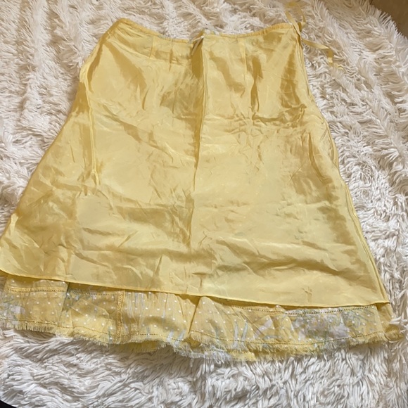 Special Edition Yellow Skirt - Picture 5 of 6